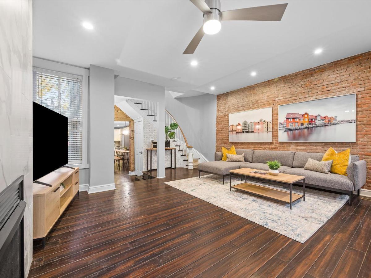Stylish 4 Bedroom Loft Home, North Shore, Skyline View Close To Nhl, Nfl Holiday home Pittsburgh