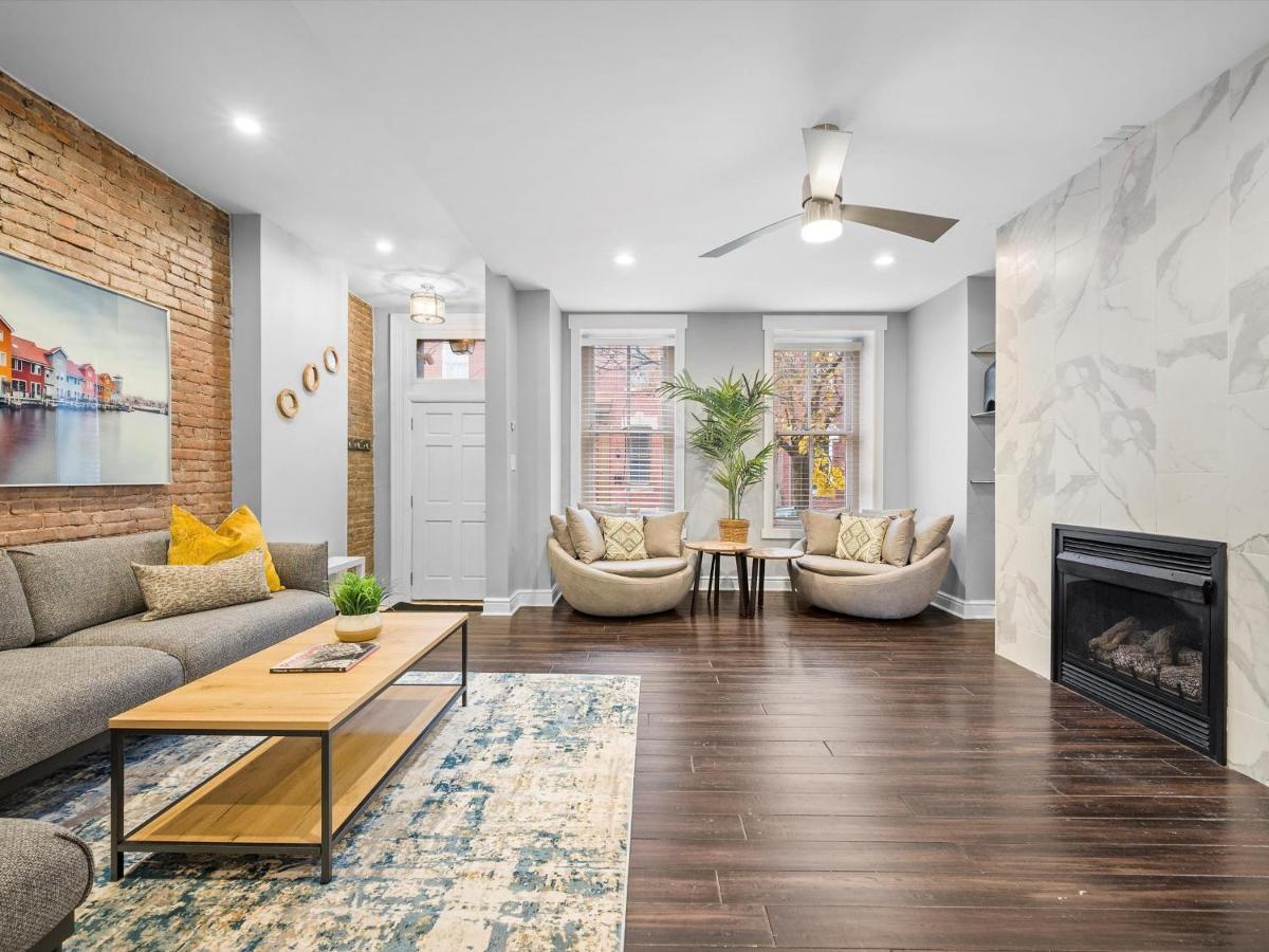 Holiday home Stylish 4 Bedroom Loft Home, North Shore, Skyline View Close To Nhl, Nfl *