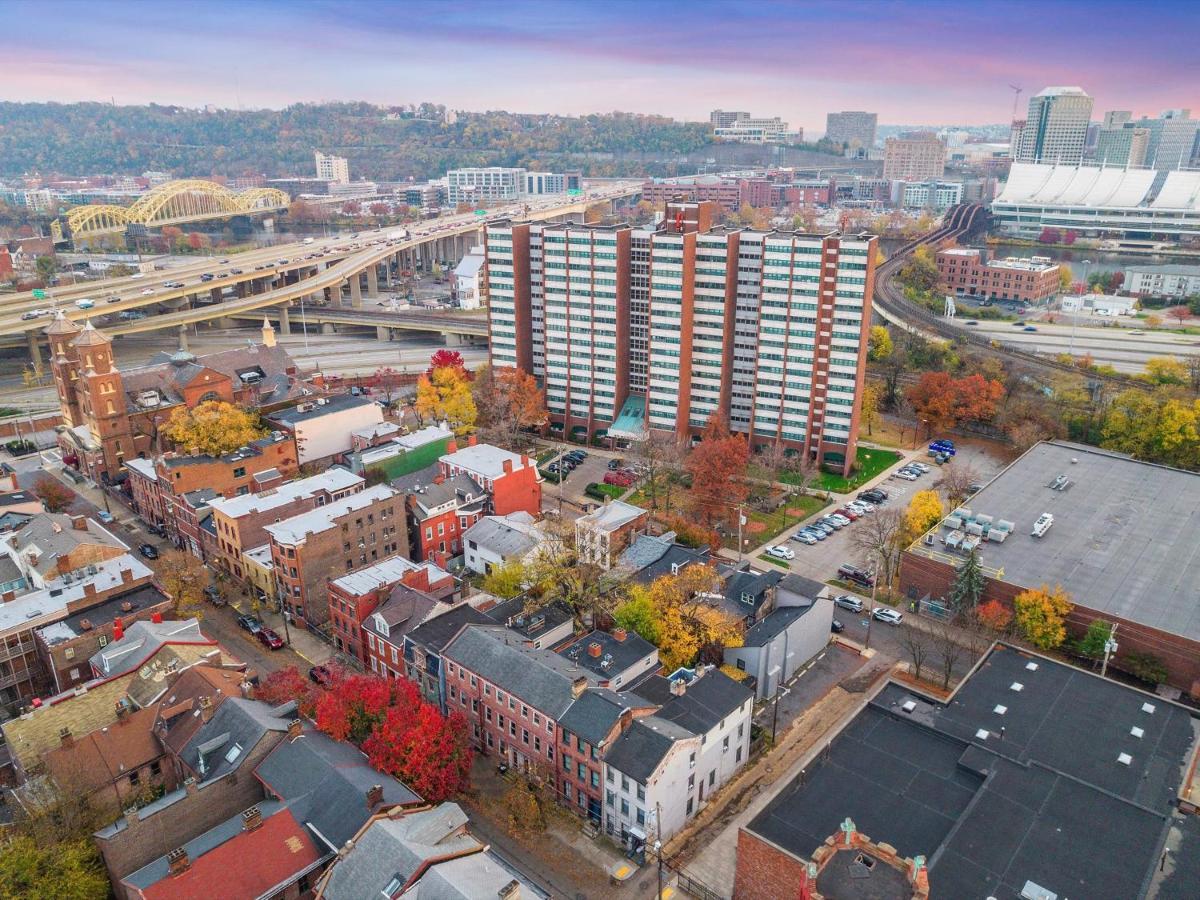 Holiday home Stylish 4 Bedroom Loft Home, North Shore, Skyline View Close To Nhl, Nfl *
