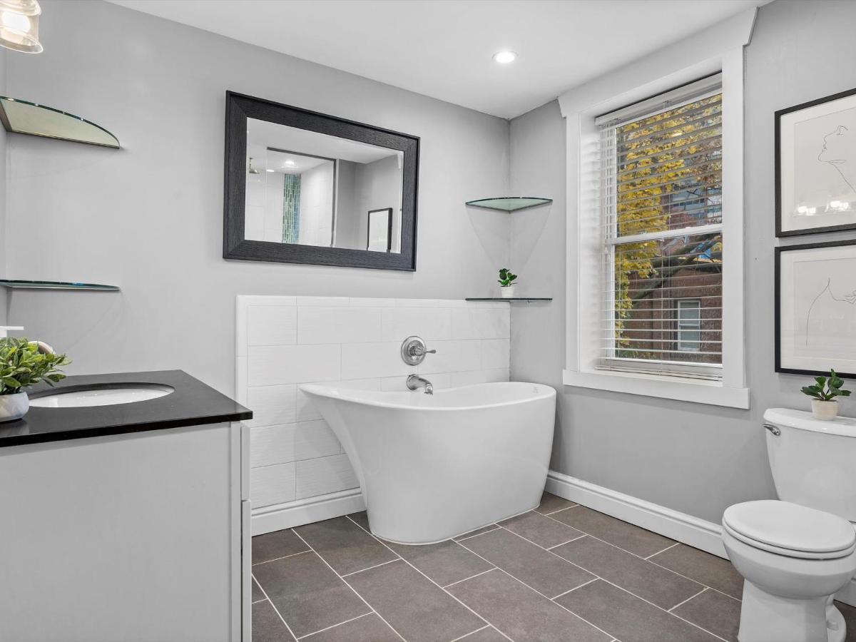 Stylish 4 Bedroom Loft Home, North Shore, Skyline View Close To Nhl, Nfl Holiday home *
