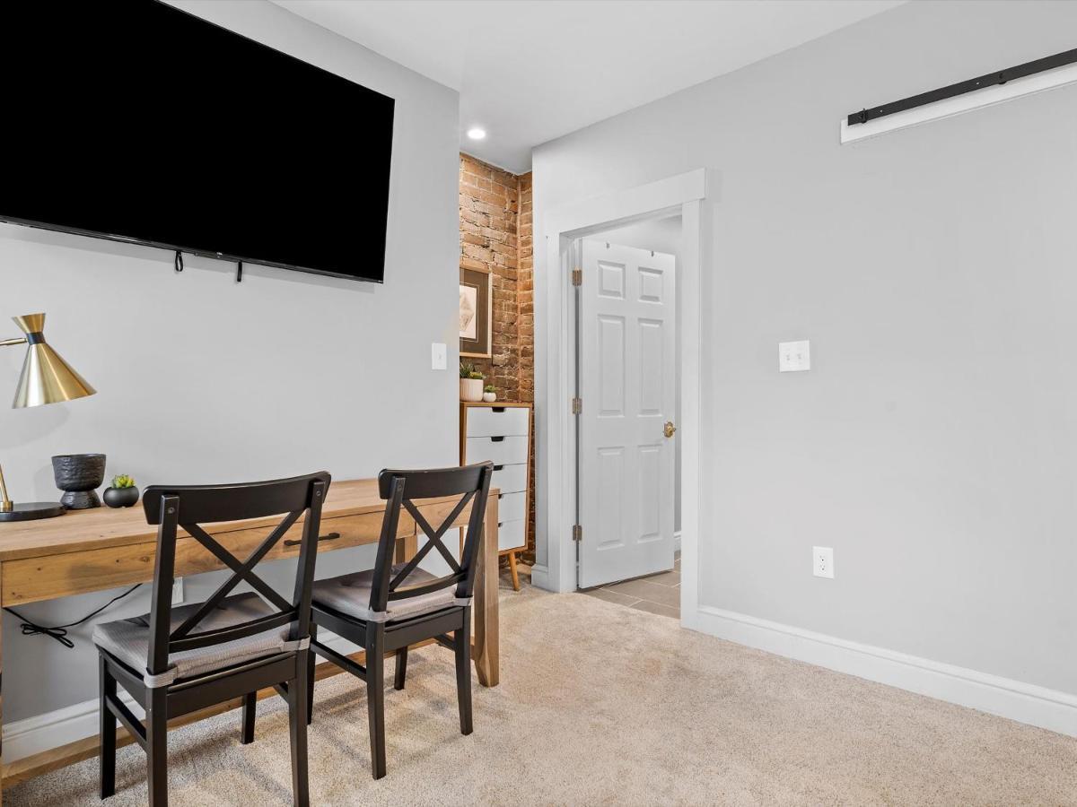 Stylish 4 Bedroom Loft Home, North Shore, Skyline View Close To Nhl, Nfl Holiday home *